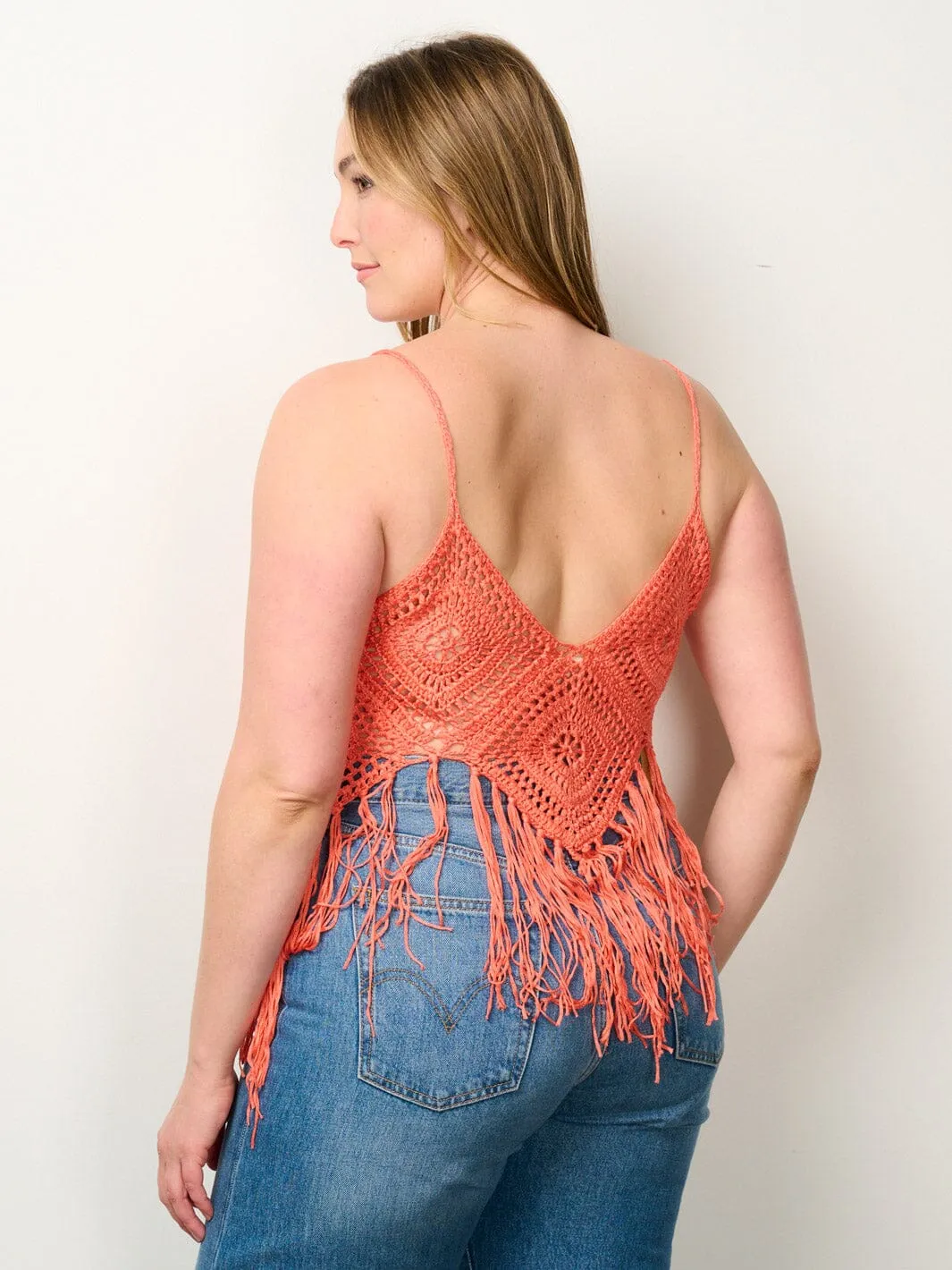 PLUS SIZE SLEEVELESS V-NECK KNITTED FRINGE TOP