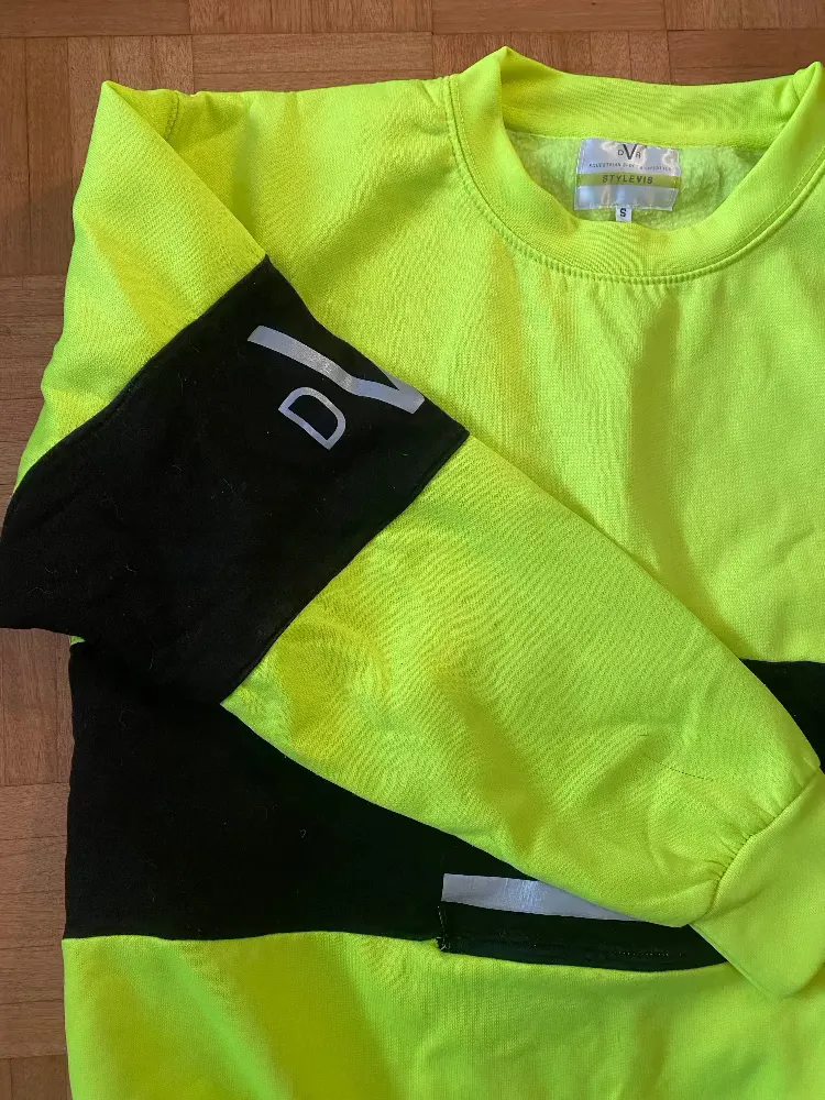 STYLEVIS Sweatshirt with front zip pocket - Yellow/Black S