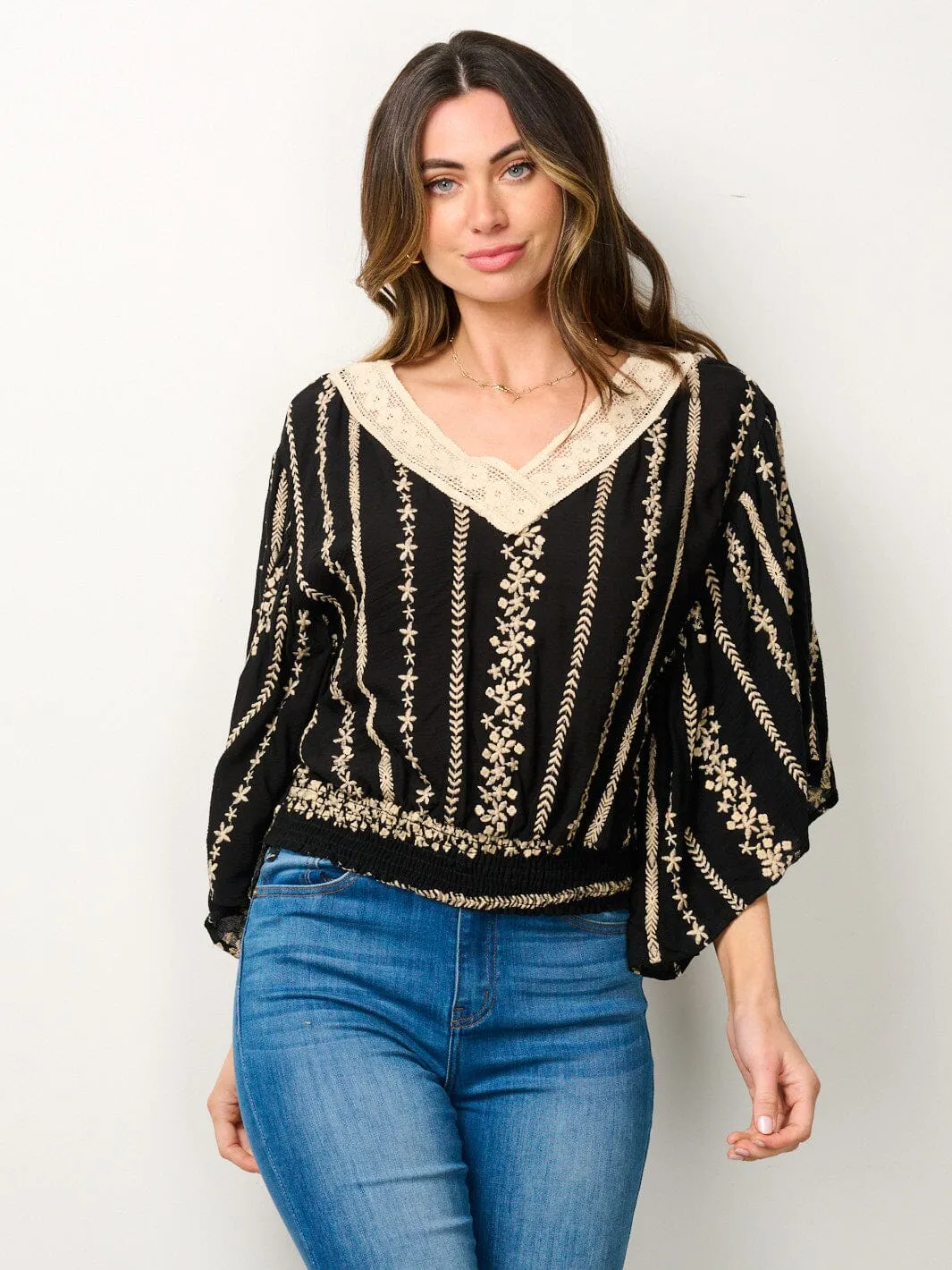 WOMEN'S 3/4 SLEEVE V-NECK EMBROIDERY BLOUSE TOP