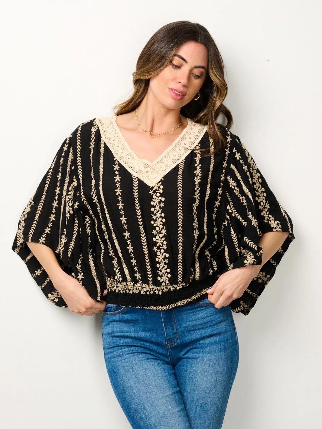 WOMEN'S 3/4 SLEEVE V-NECK EMBROIDERY BLOUSE TOP