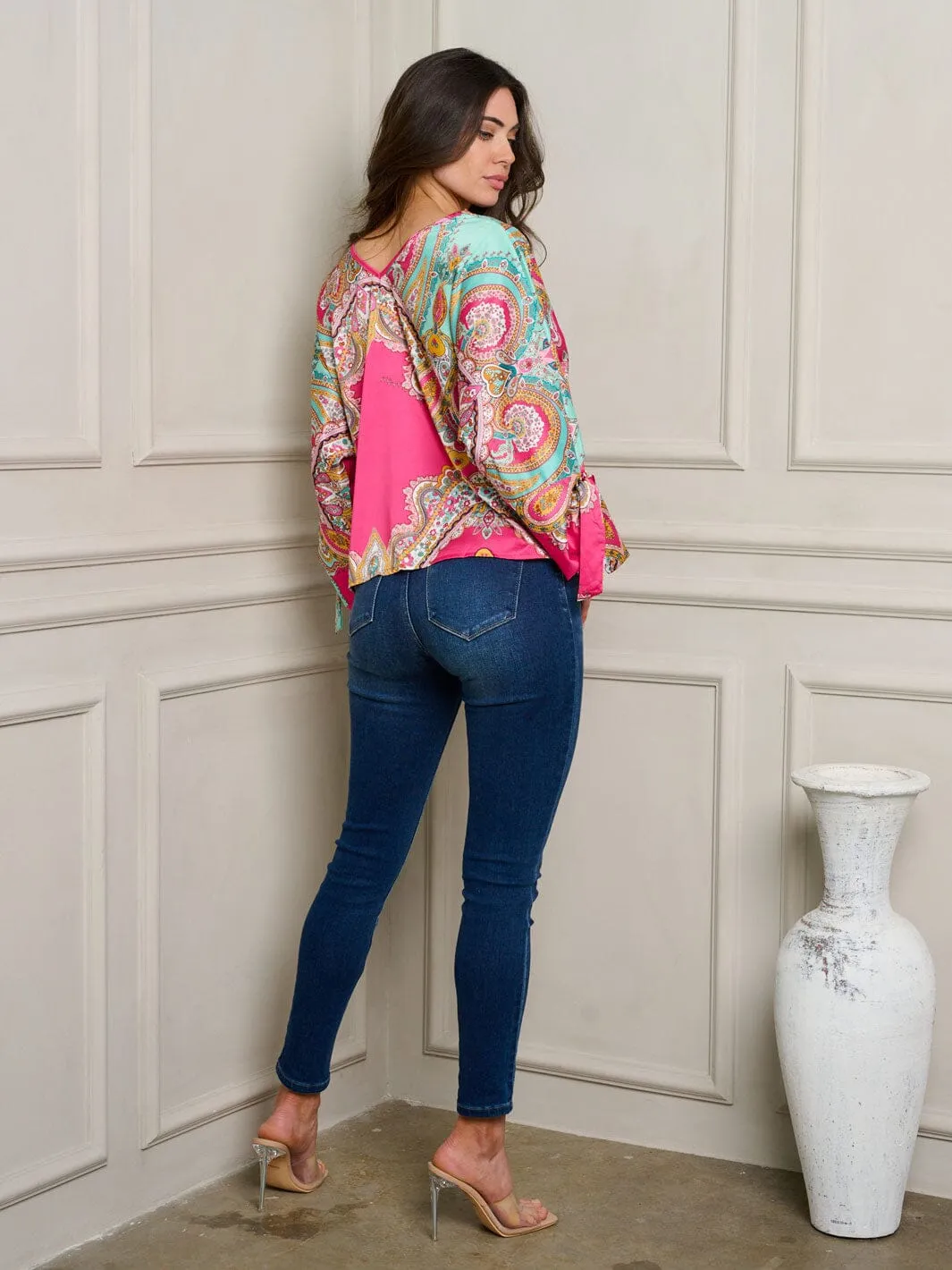 WOMEN'S 3/4 SLEEVE V-NECK MULTI PRINT TOP
