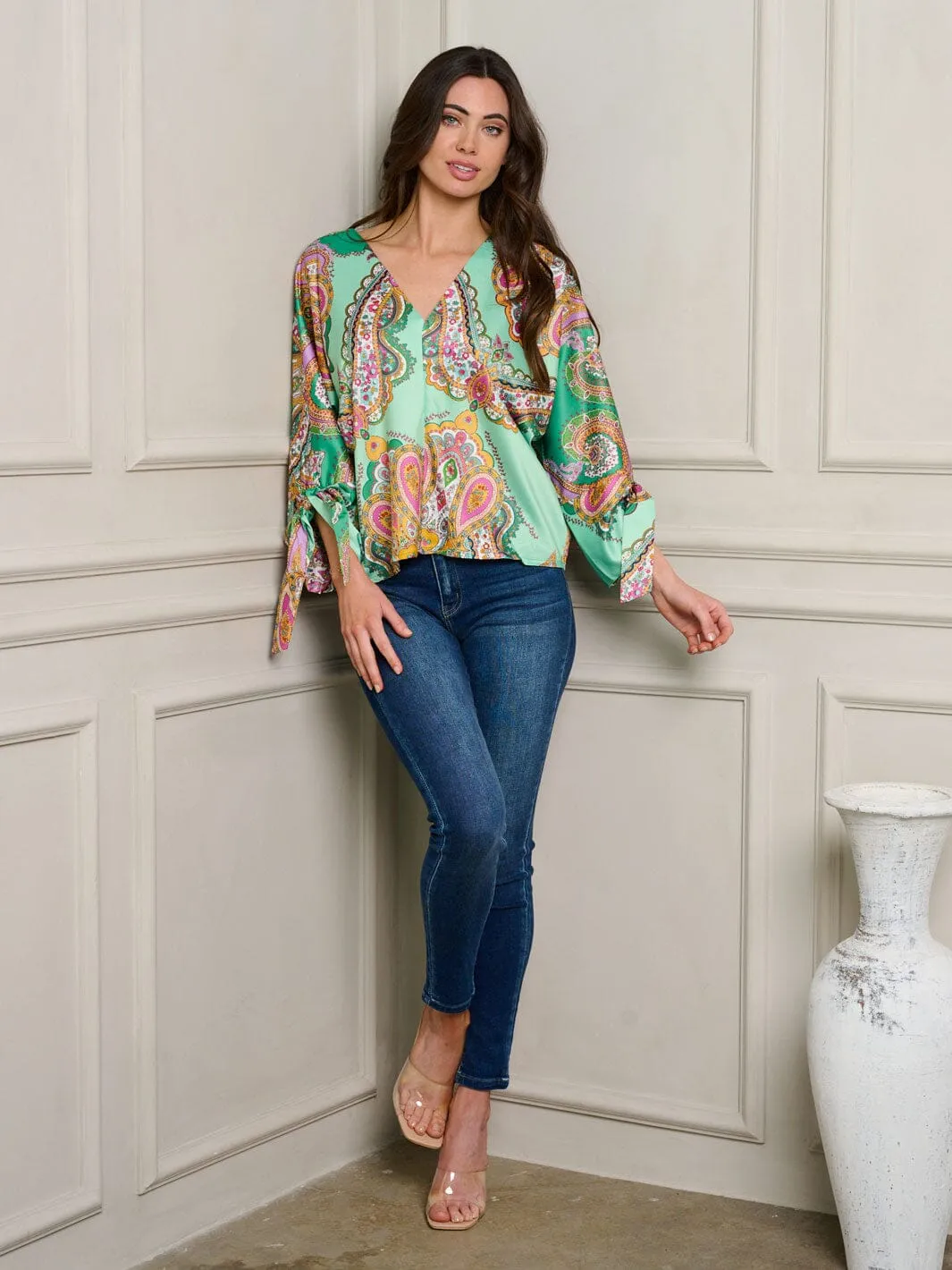 WOMEN'S 3/4 SLEEVE V-NECK MULTI PRINT TOP