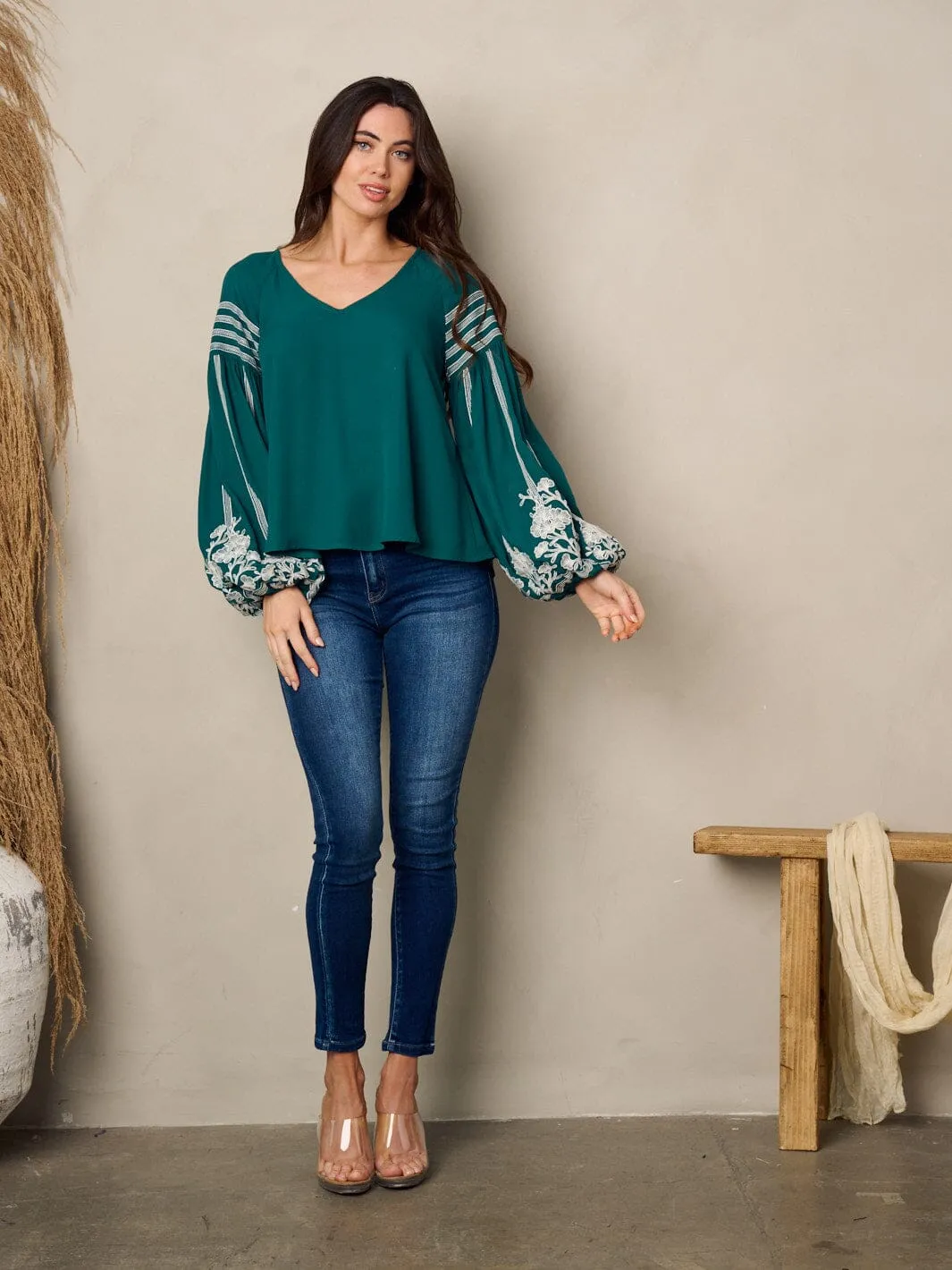 WOMEN'S LONG BALLON SLEEVE V-NECK EMBROIDERY TOP