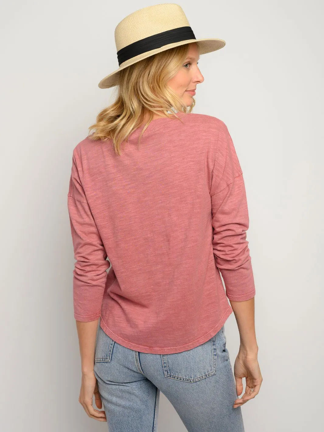 WOMEN'S LONG SLEEVE FRONT POCKET TOP