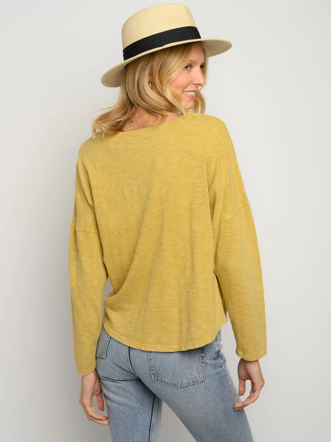 WOMEN'S LONG SLEEVE FRONT POCKET TOP