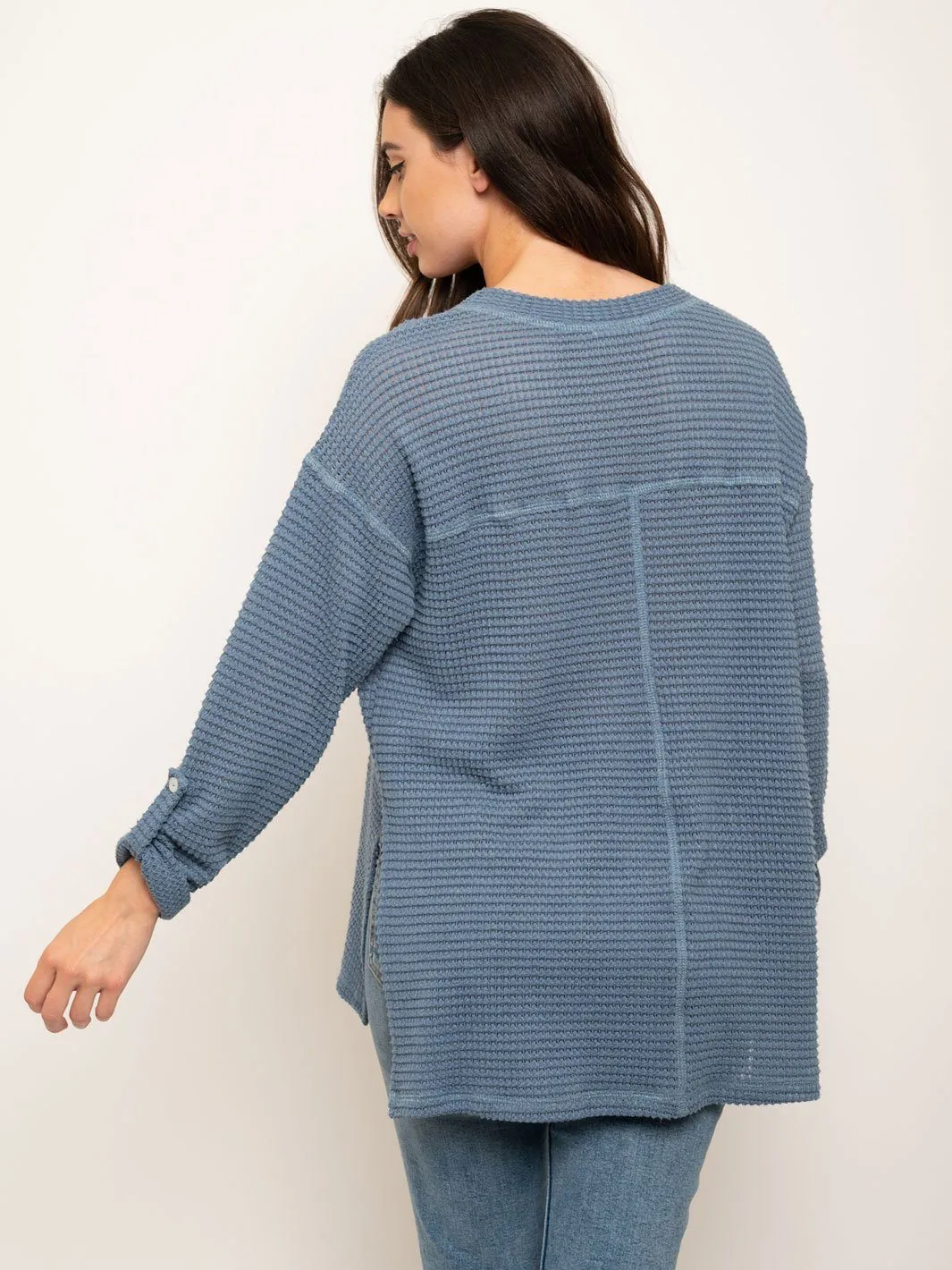 WOMEN'S LONG SLEEVE V-NECK TOP