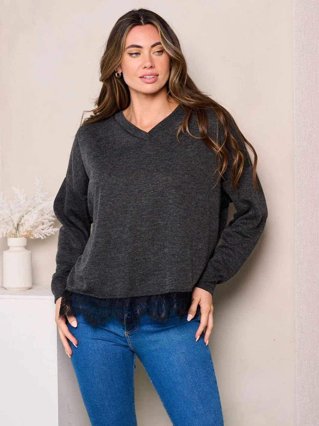 WOMEN'S LONG SLEEVES TRIM LACE DETAILED V-NECK TOP