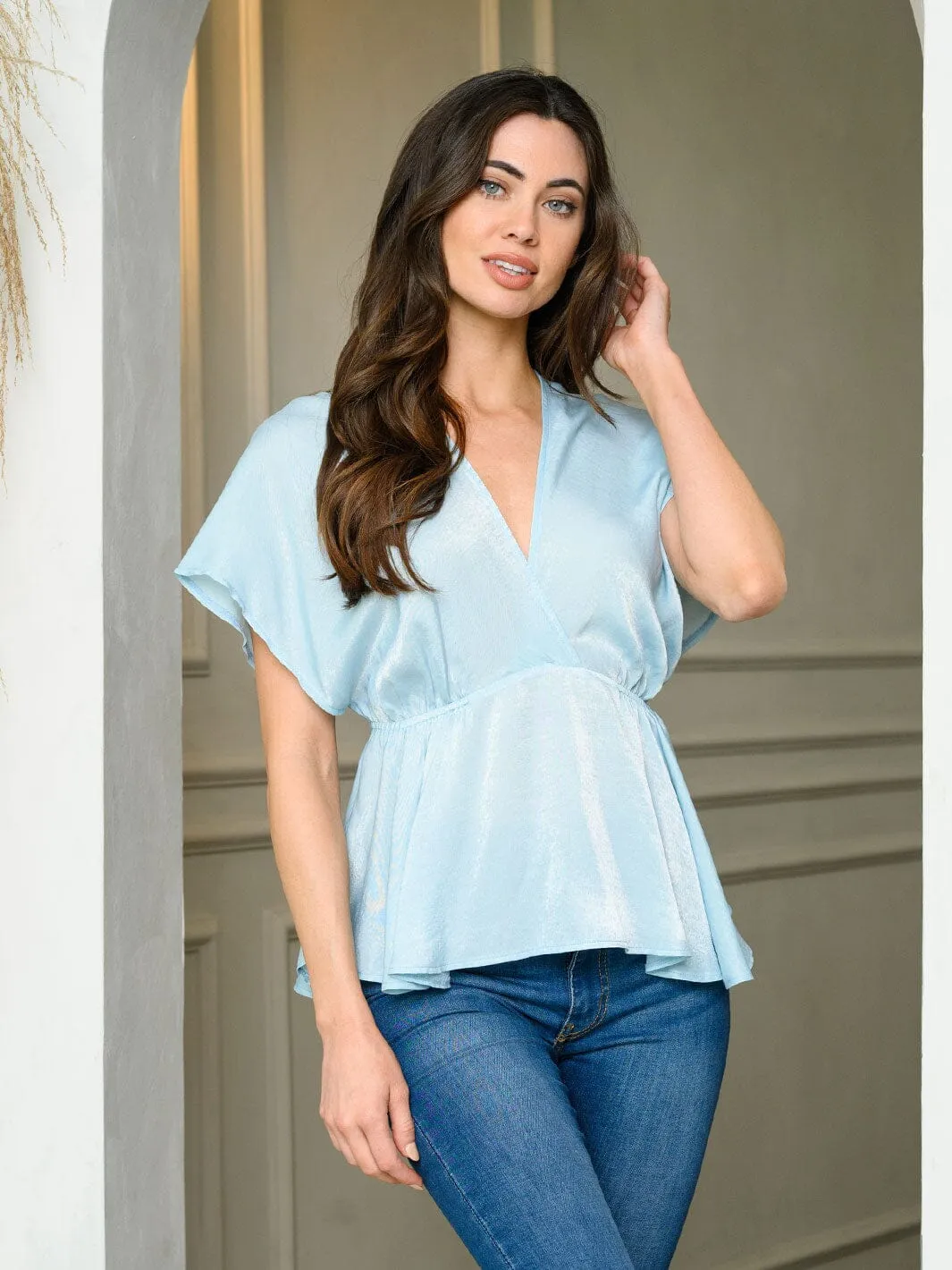 WOMEN'S SHORT SLEEVE V-NECK SATIN KIMONO TOP