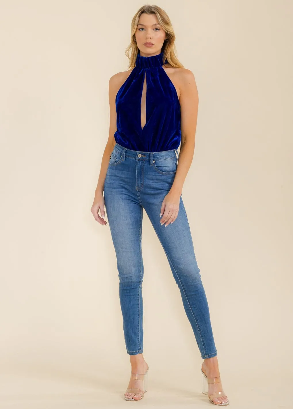 WOMEN'S SLEEVELESS HALTER NECK V-NECK VELVET OPEN BACK BODYSUIT