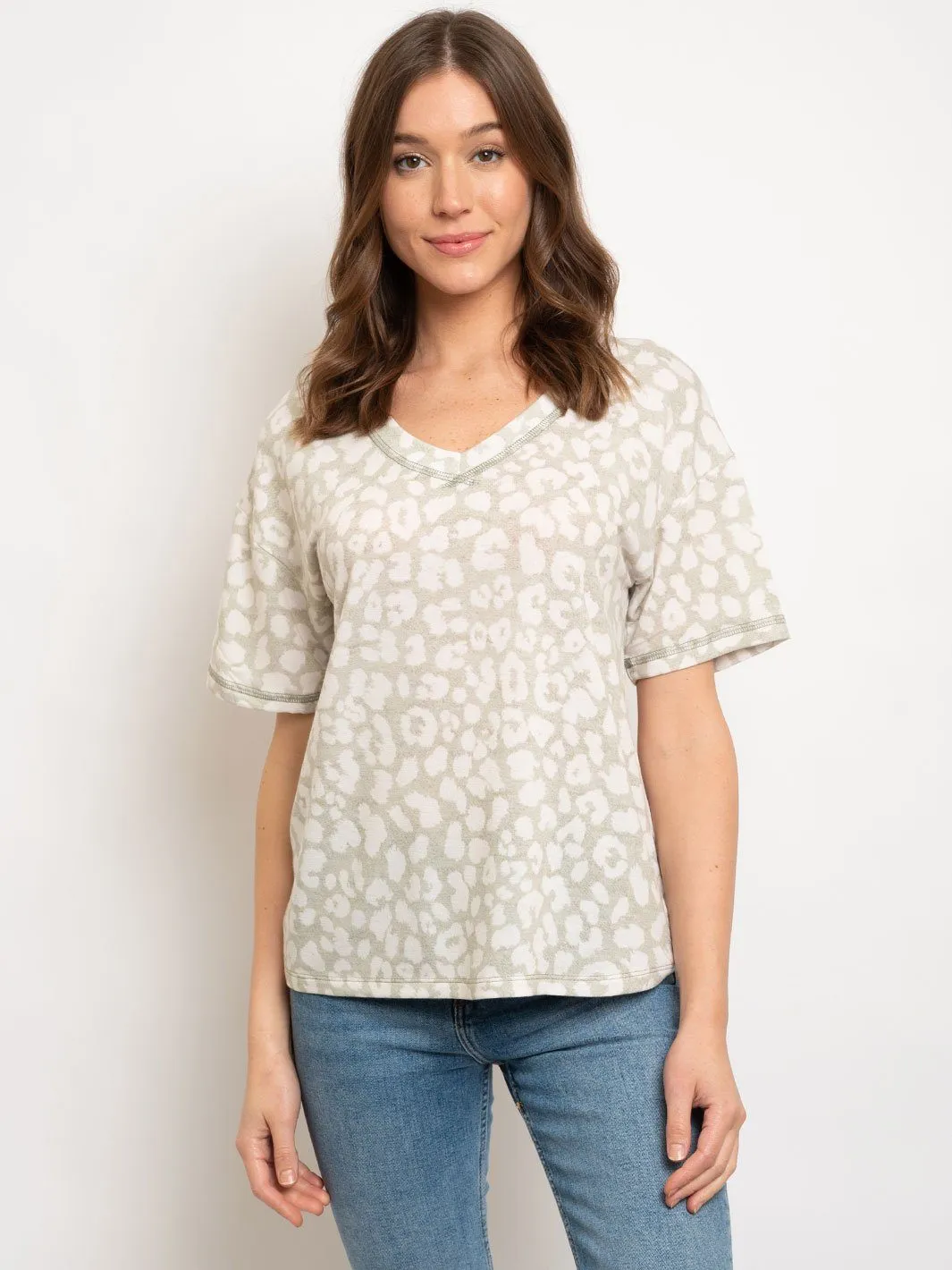 WOMEN'S V-NECK SHORT SLEEVE TOP